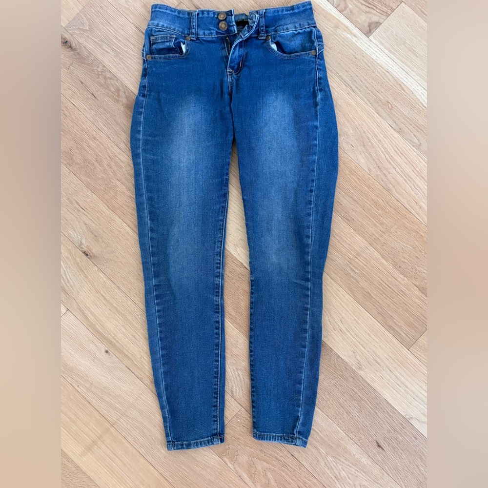 supreme skinny Classic Blue Women's Jeans. size 1
